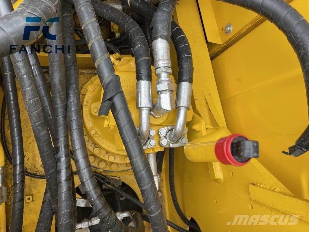 Komatsu PC210 Гусеничні екскаватори