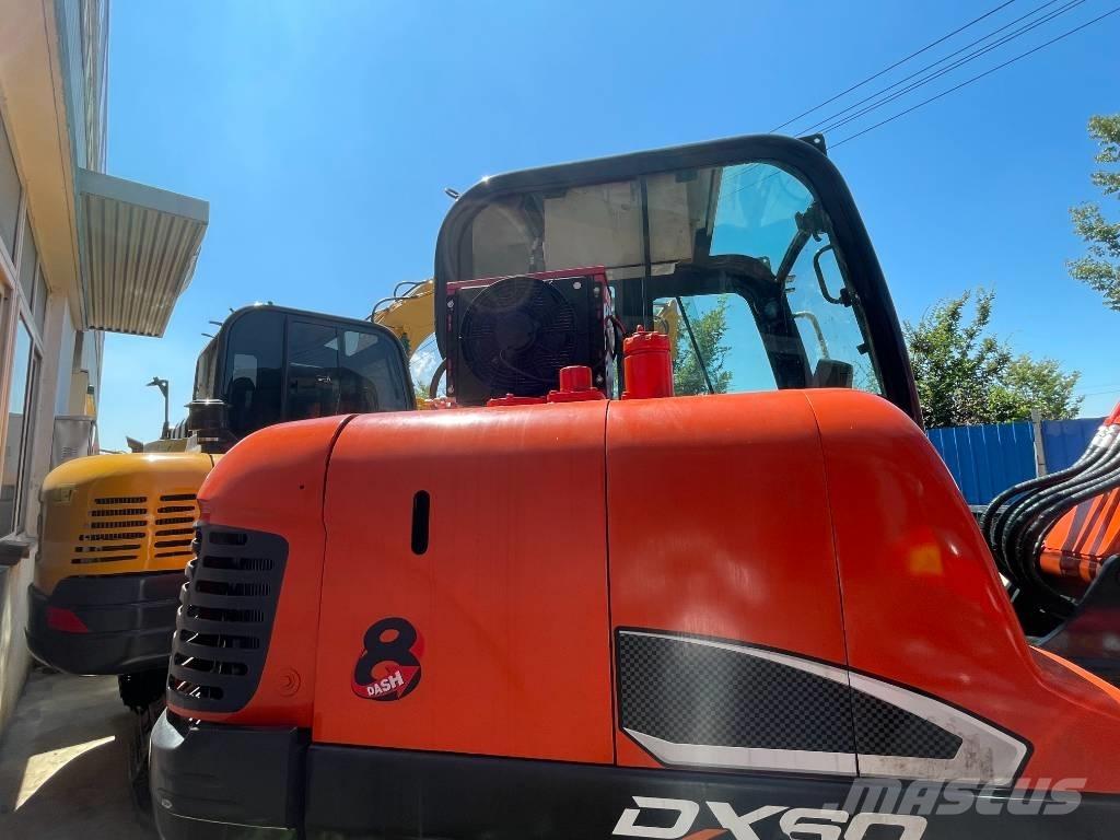 Doosan DX 60 Гусеничні екскаватори