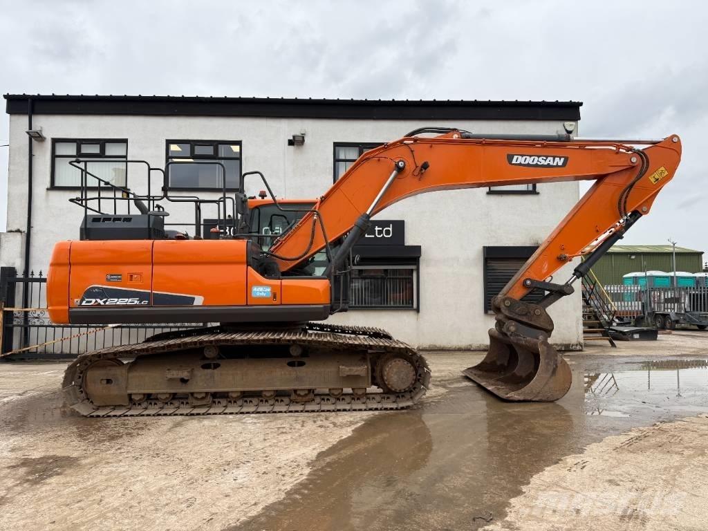 Doosan DX 225 LC-5 Гусеничні екскаватори
