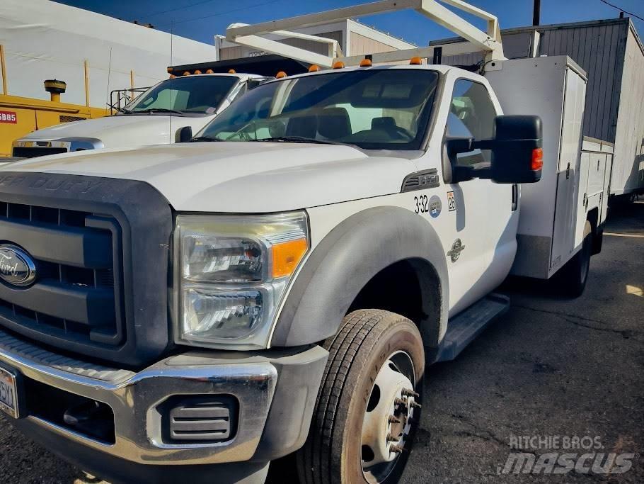 Ford F 550 Пікапи / Бічне розвантаження