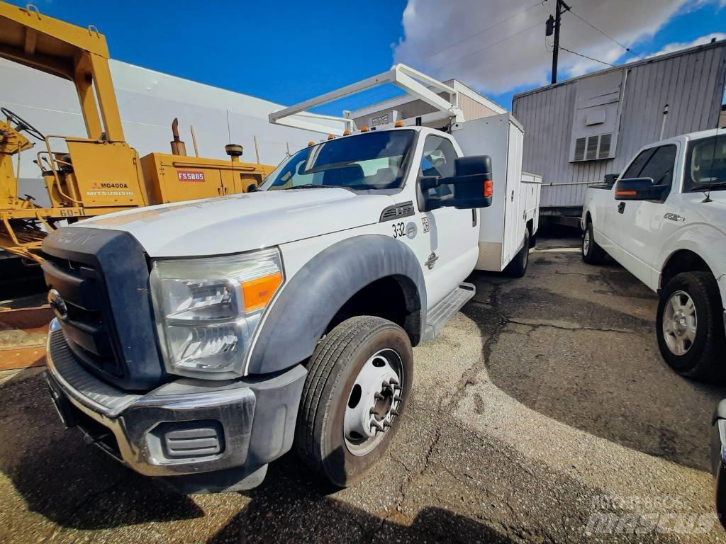 Ford F 550 Пікапи / Бічне розвантаження