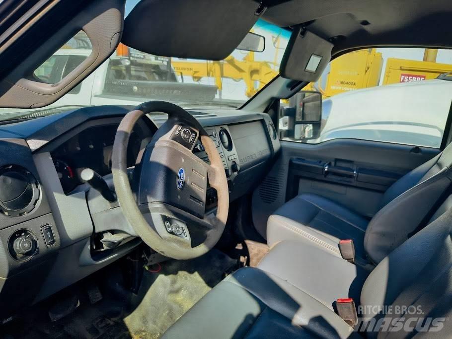 Ford F 550 Пікапи / Бічне розвантаження