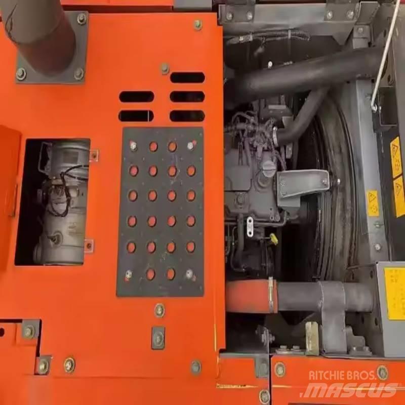 Hitachi ZX 130 Гусеничні екскаватори