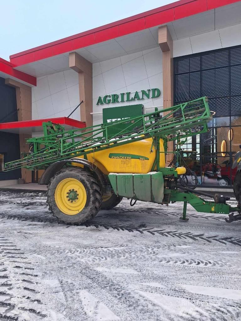 John Deere 740 Причіпні обприскувачі