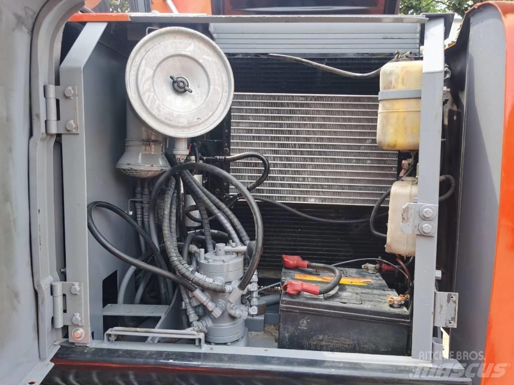 Hitachi EX 120-5 Гусеничні екскаватори
