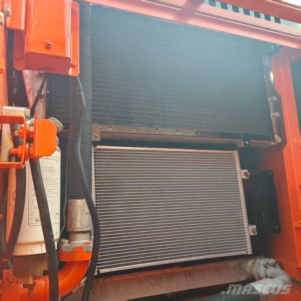 Doosan DX 300 Гусеничні екскаватори