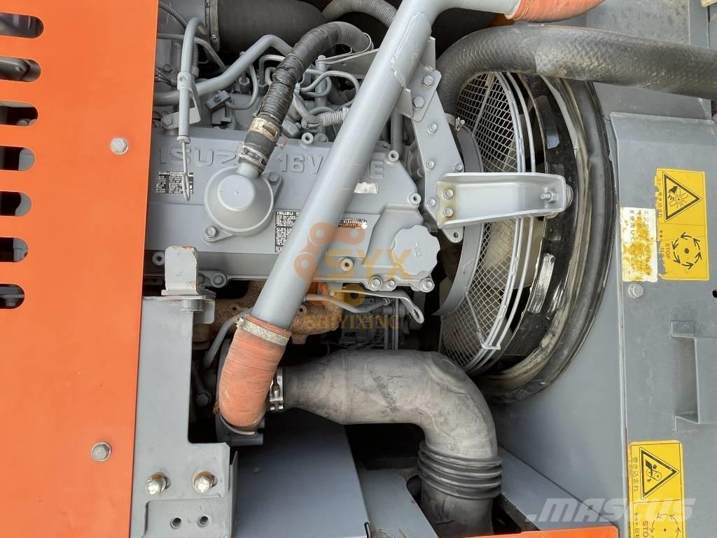Hitachi ZX 240 Гусеничні екскаватори