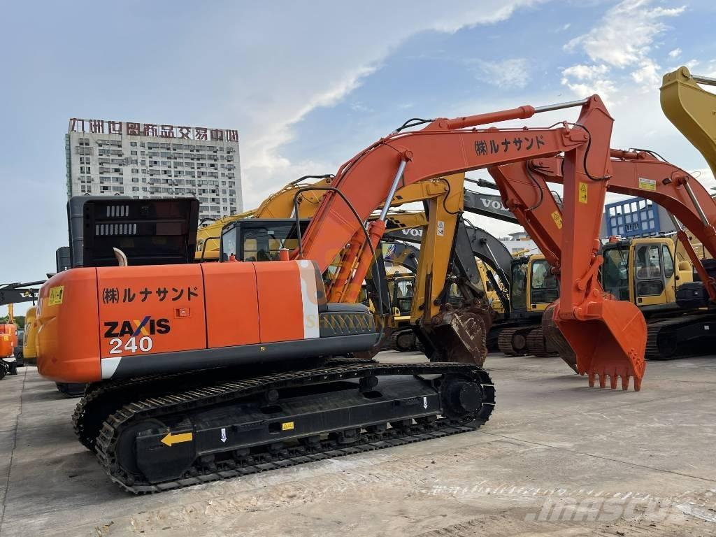 Hitachi ZX 240 Гусеничні екскаватори