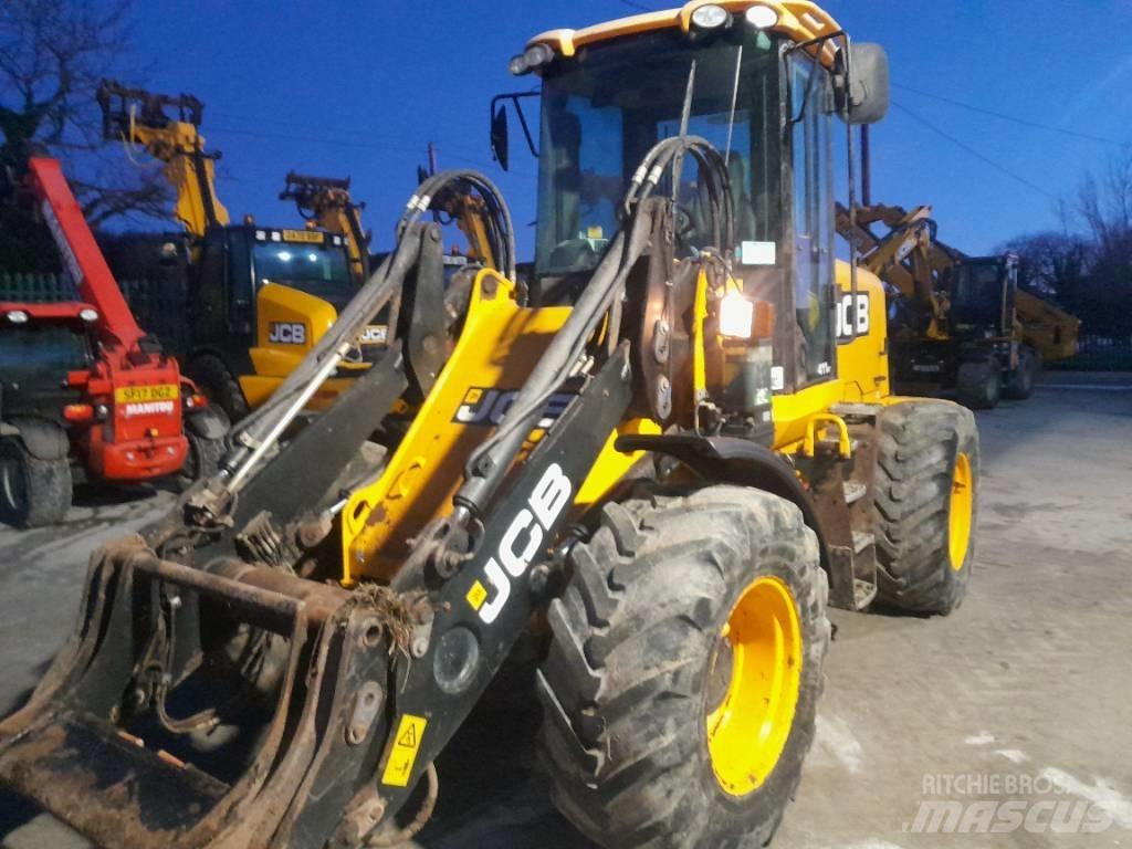 JCB 411 Телескопічний навантажувач