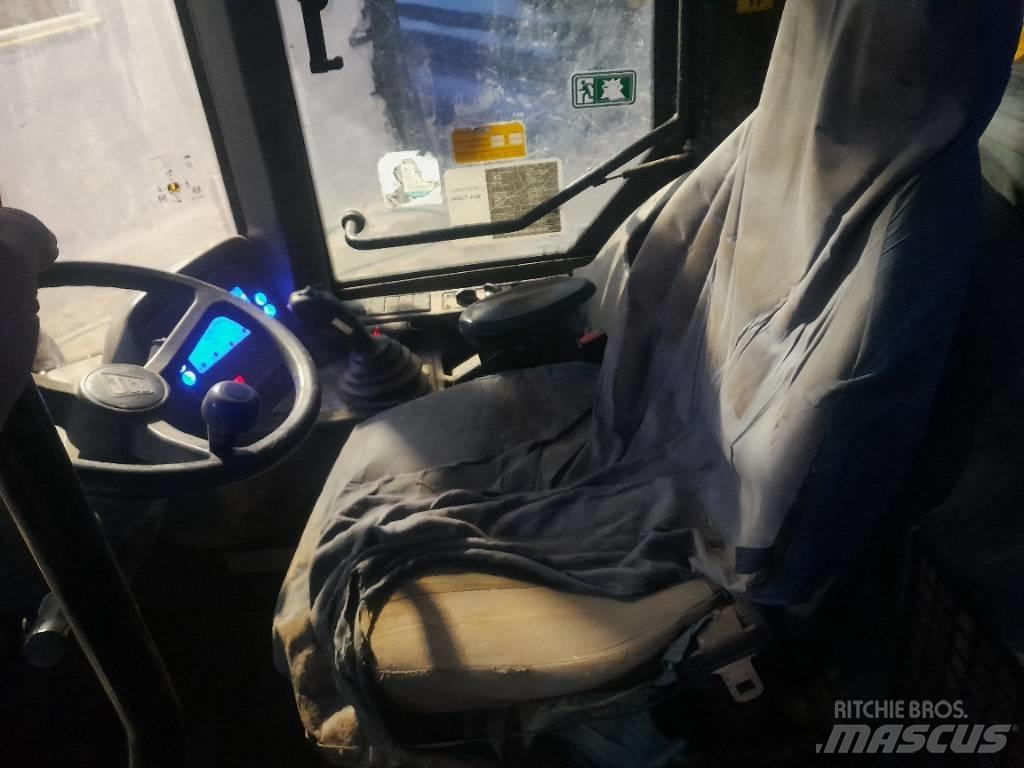 JCB 411 Телескопічний навантажувач