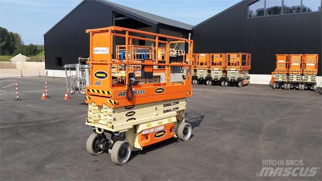 JLG 2032ES Підйомники-ножиці