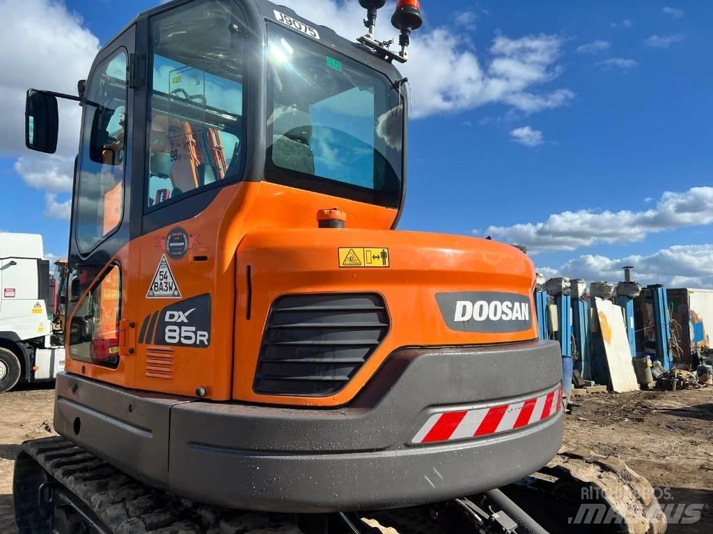 Doosan DX 85 R Середні екскаватори 7т. - 12т.