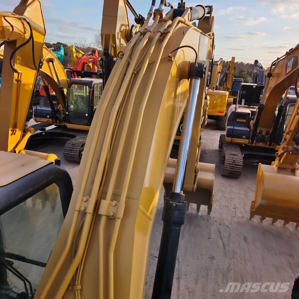 CAT 320 D Гусеничні екскаватори