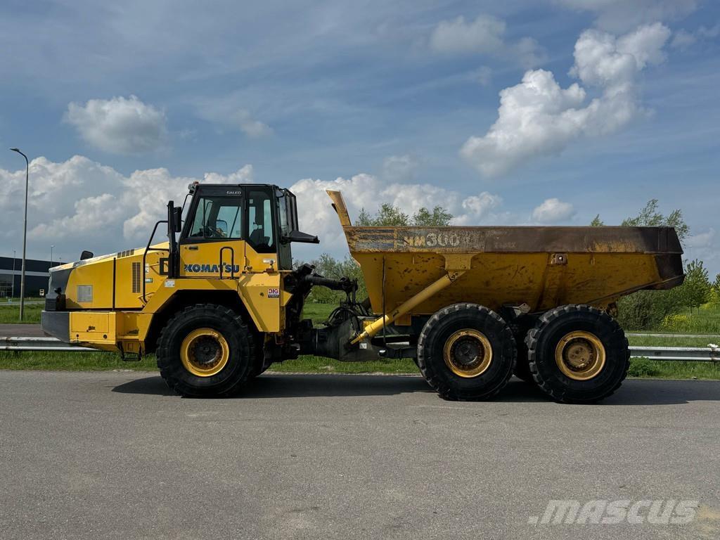 Komatsu HM300-2 Зчленовані самоскиди