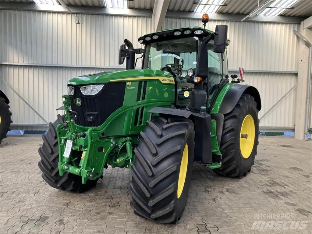 John Deere 6R 250 Трактори