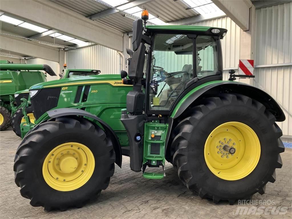 John Deere 6R 250 Трактори
