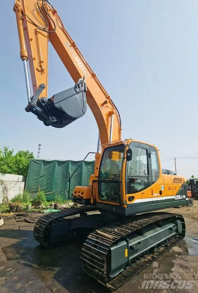 Hyundai R220LC-9 Гусеничні екскаватори