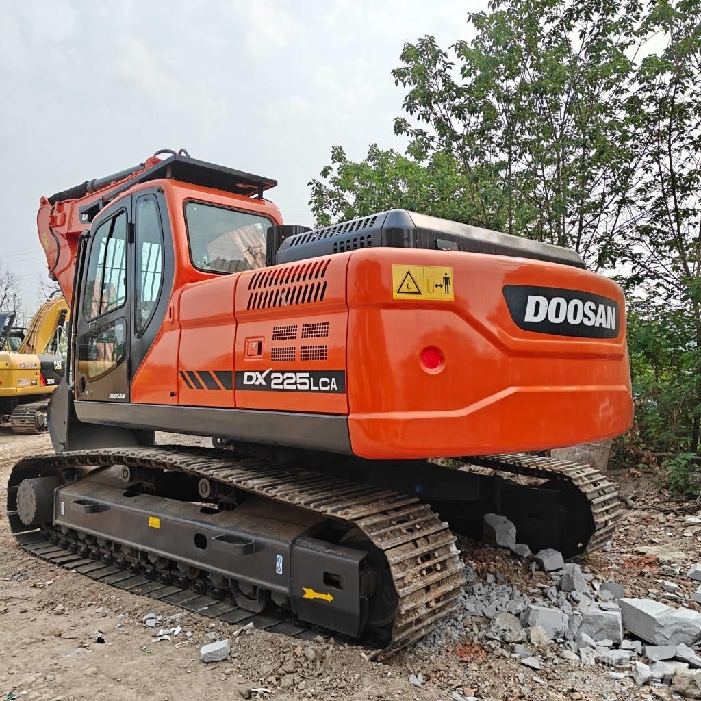 Doosan DX225-9C Гусеничні екскаватори