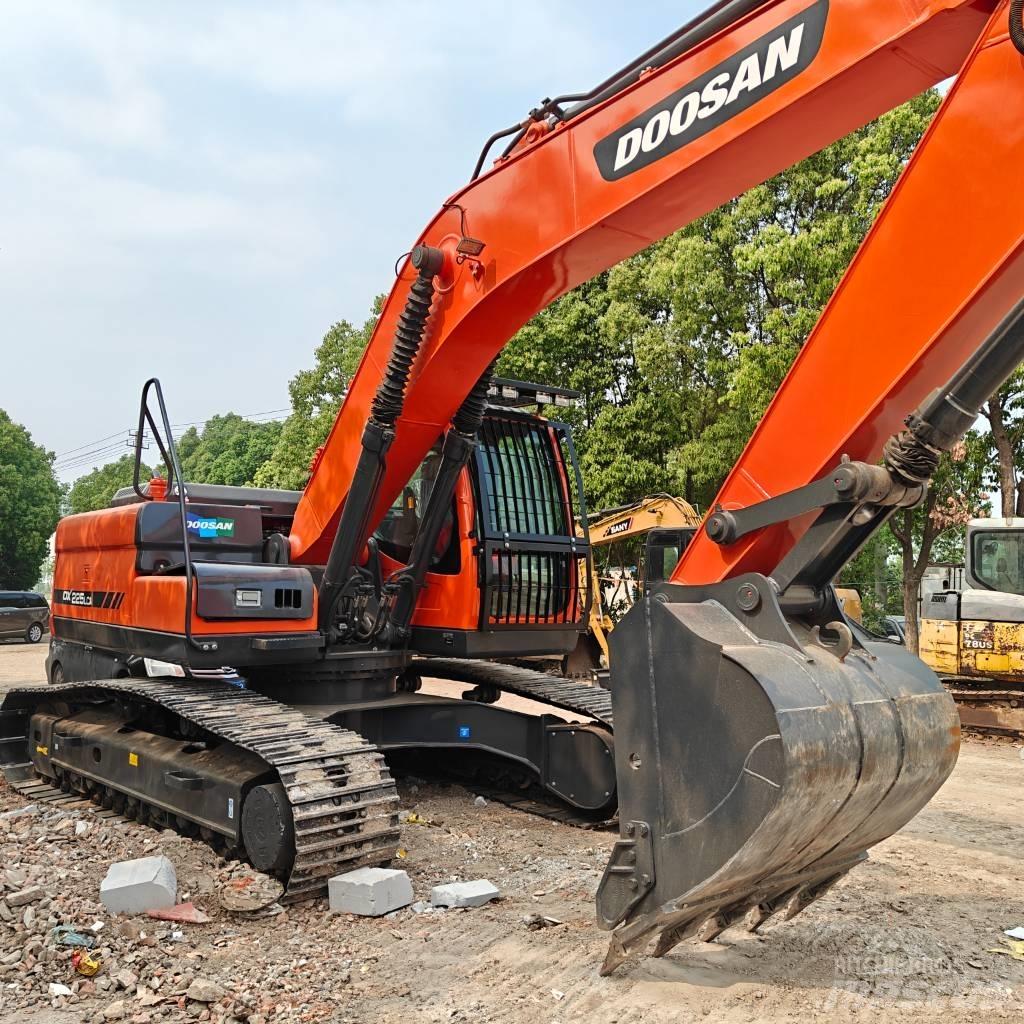 Doosan DX225-9C Гусеничні екскаватори