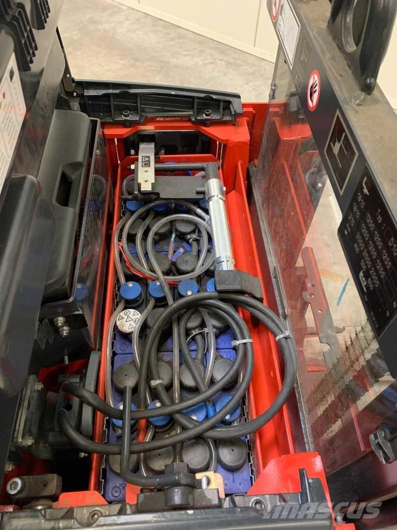 Linde D10 Самохідні електроштабелери