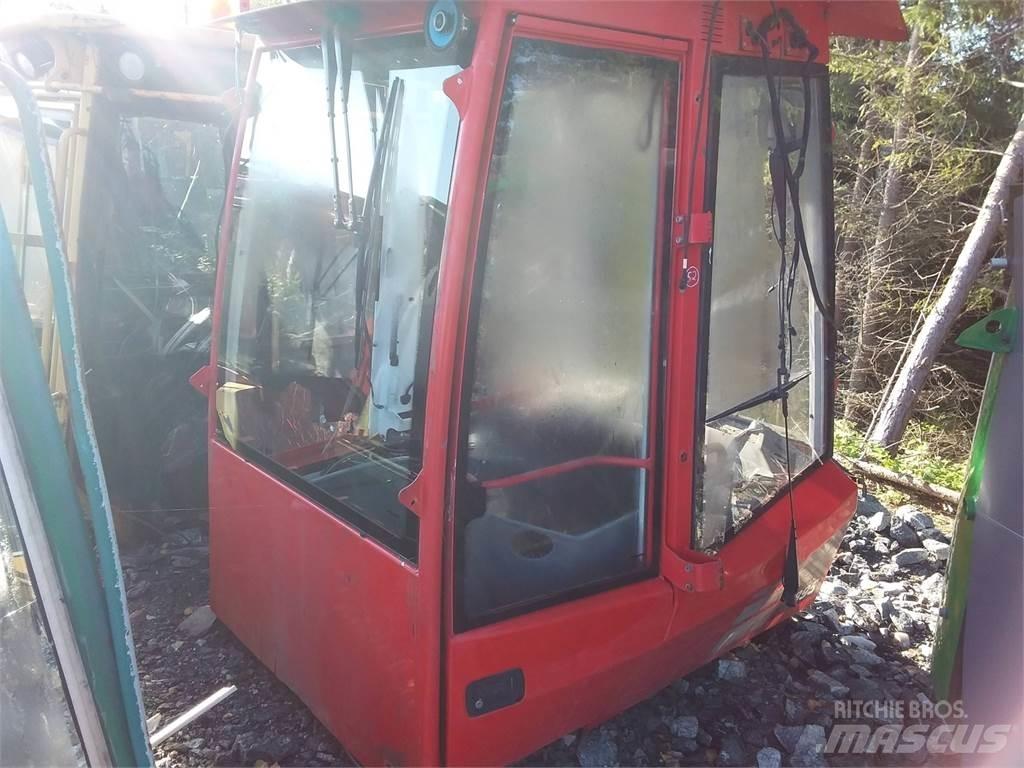 Komatsu 895 Кабіна