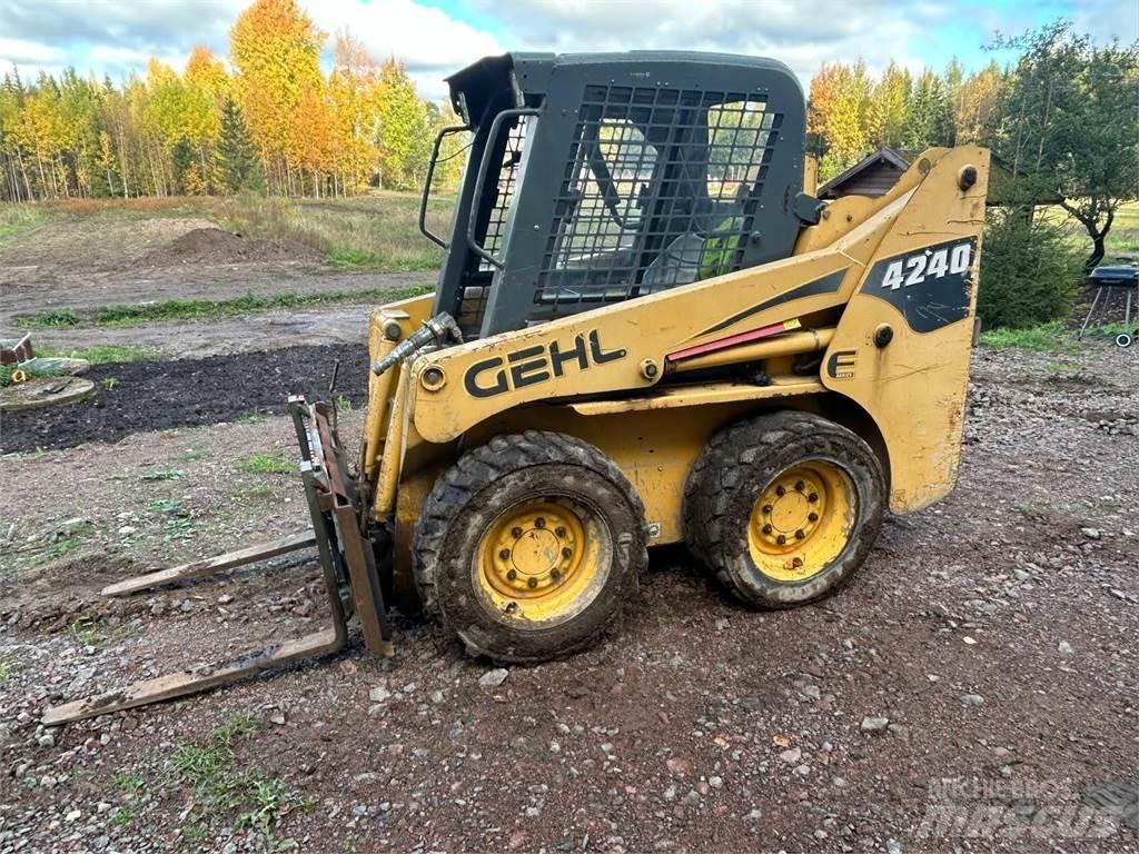 Gehl 4240 Міні-навантажувачі