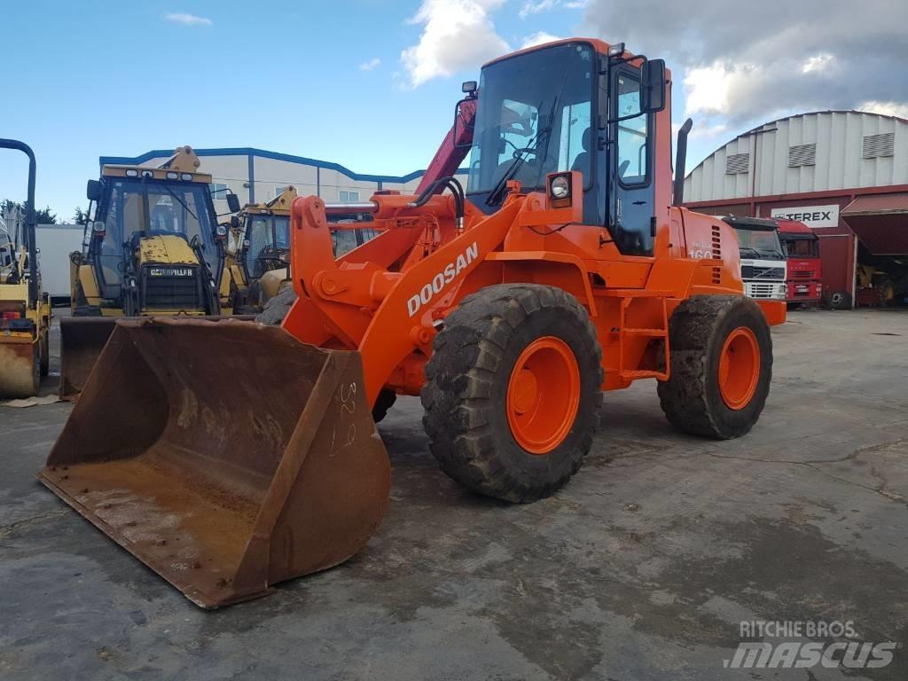 Doosan 160 v Фронтальні навантажувачі та екскаватори