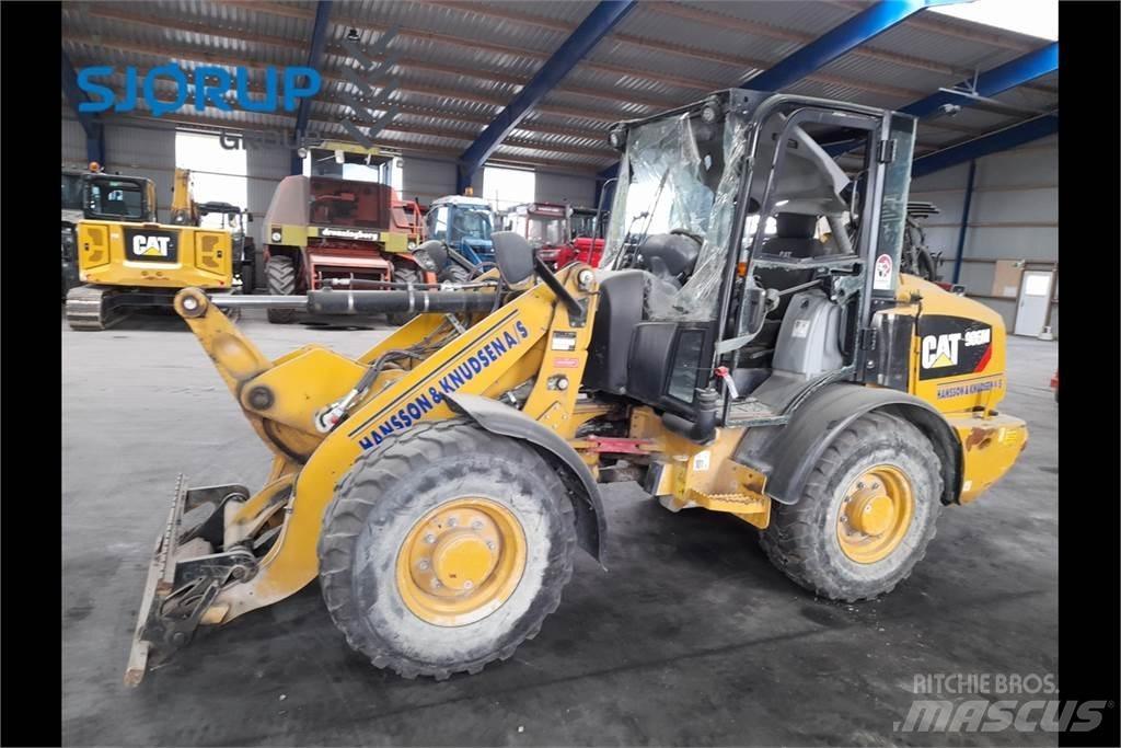 CAT 906 M Трактори