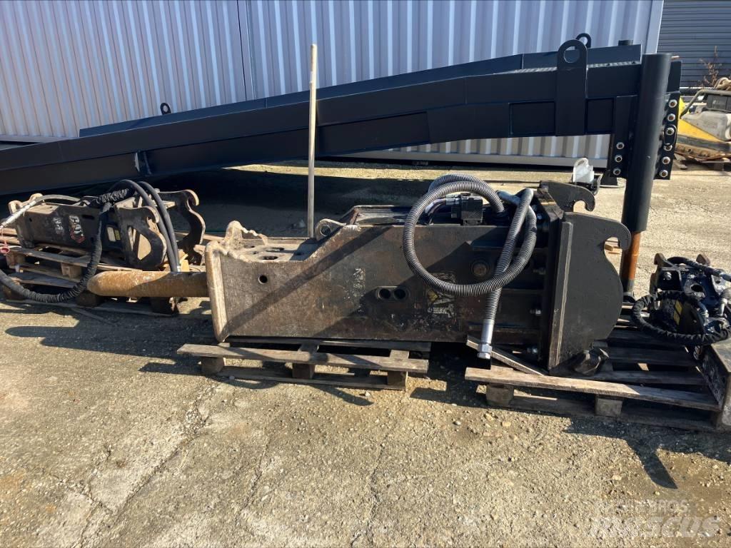 CAT H 120 Плуги