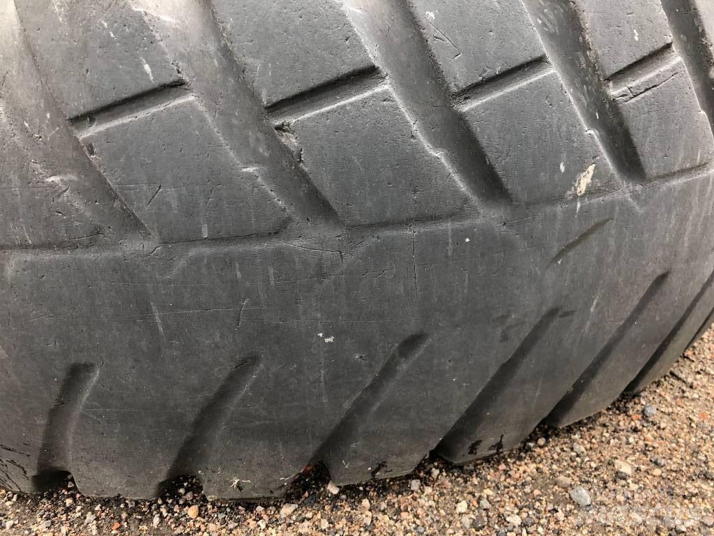 Nokian 400/80R28 Колеса