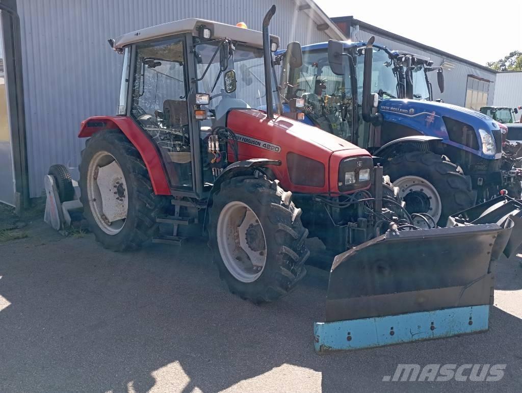 Massey Ferguson 4220 Трактори