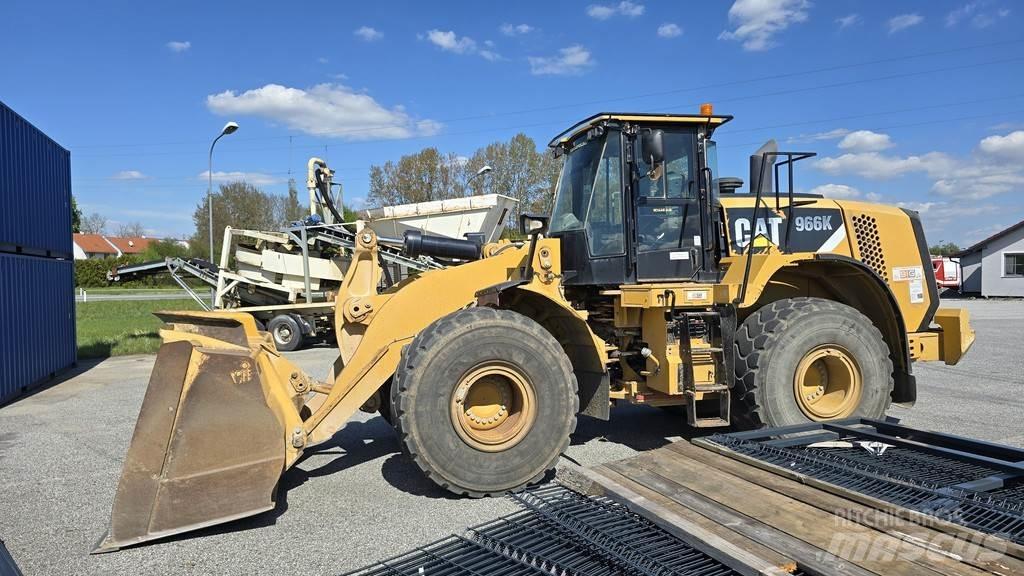 CAT 966K Radlader Фронтальні навантажувачі