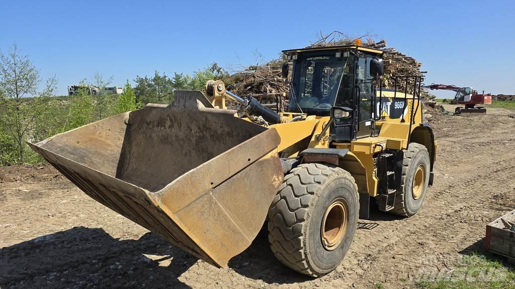 CAT 966K Radlader Фронтальні навантажувачі