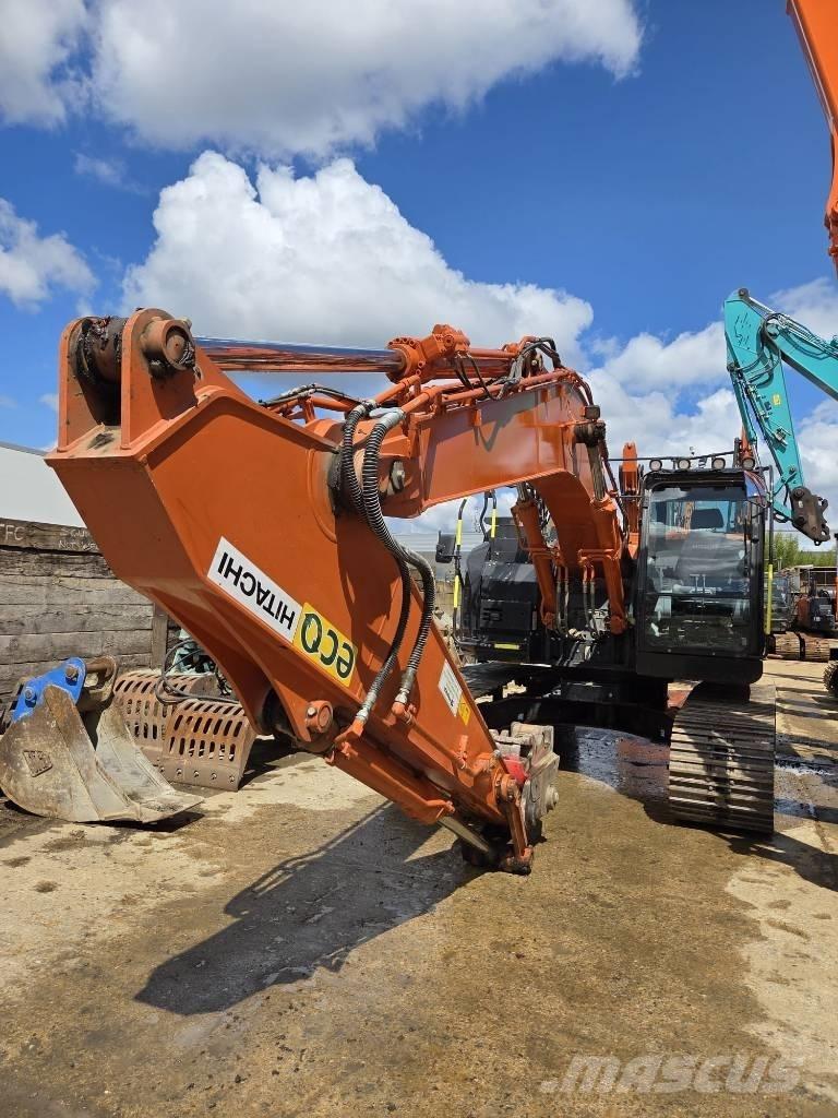 Hitachi ZX225US-6 Гусеничні екскаватори