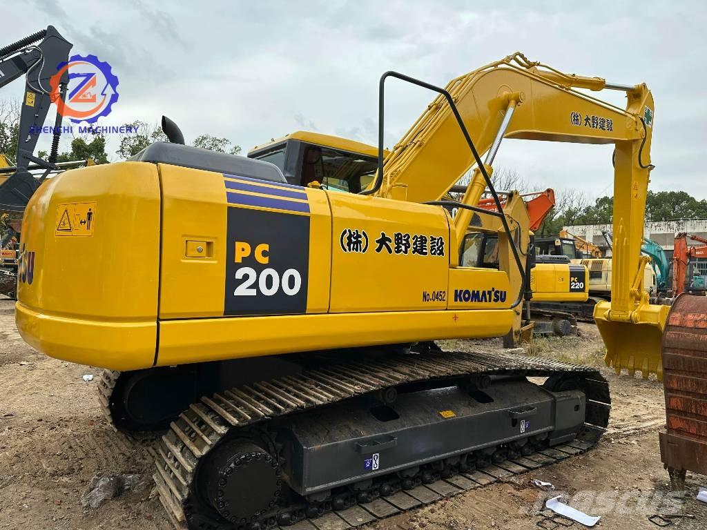 Komatsu PC 200-7 Гусеничні екскаватори