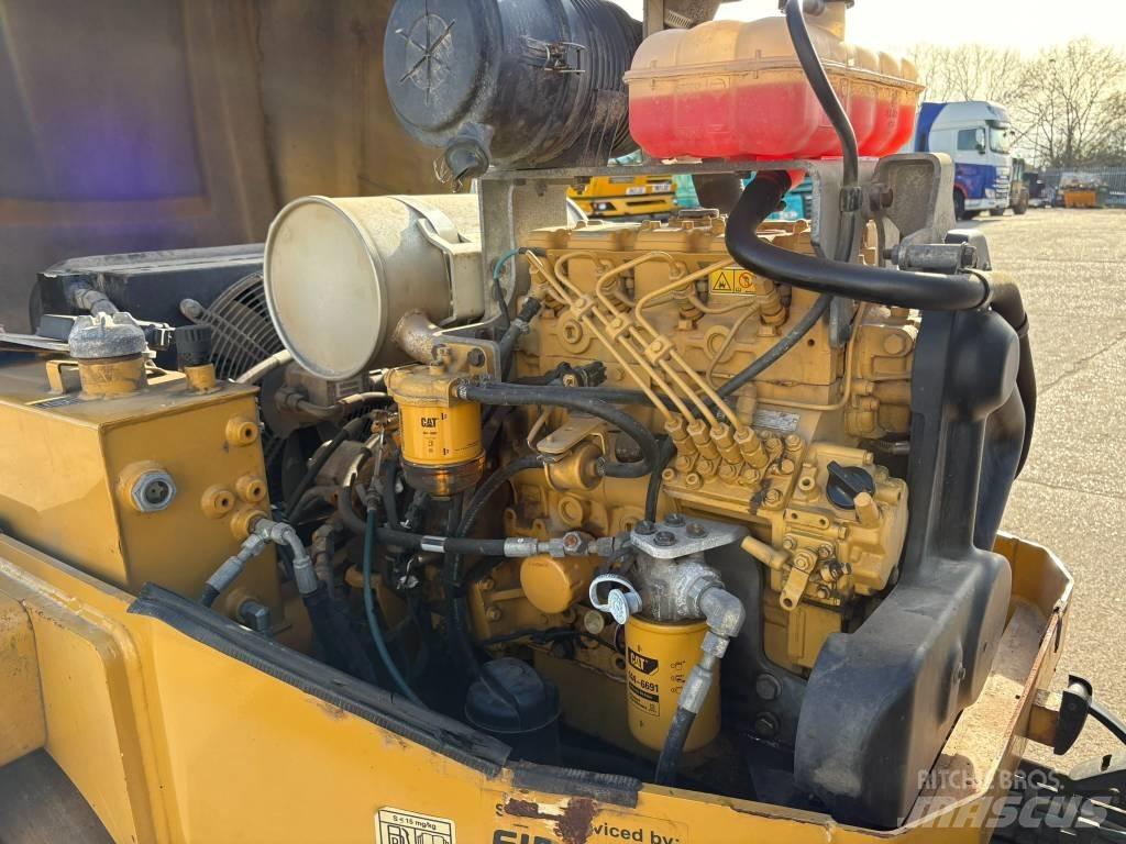 CAT CB 34 B Котки тротуарні