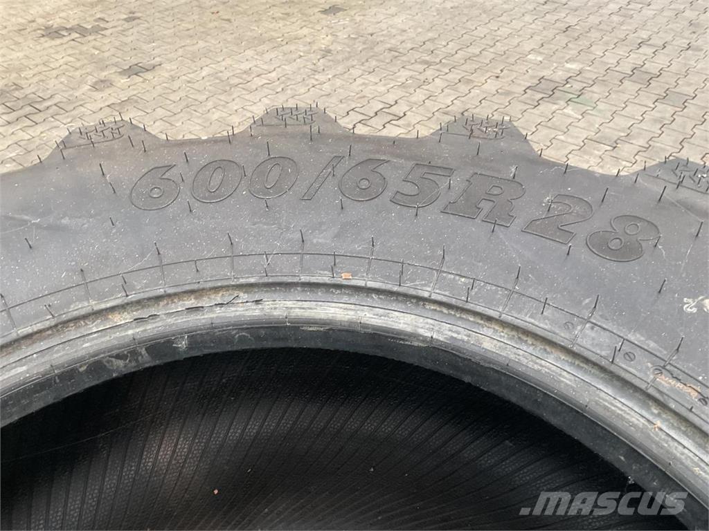 BKT 600/65R28 Колеса