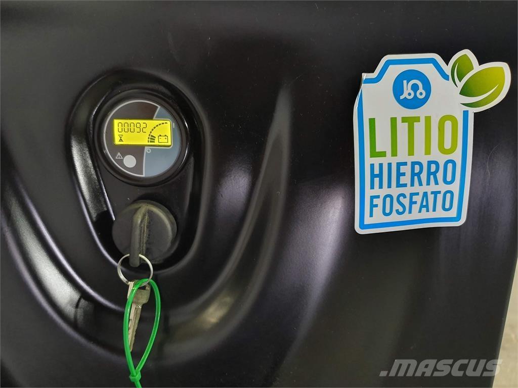 BYD EPS14 Самохідні електроштабелери