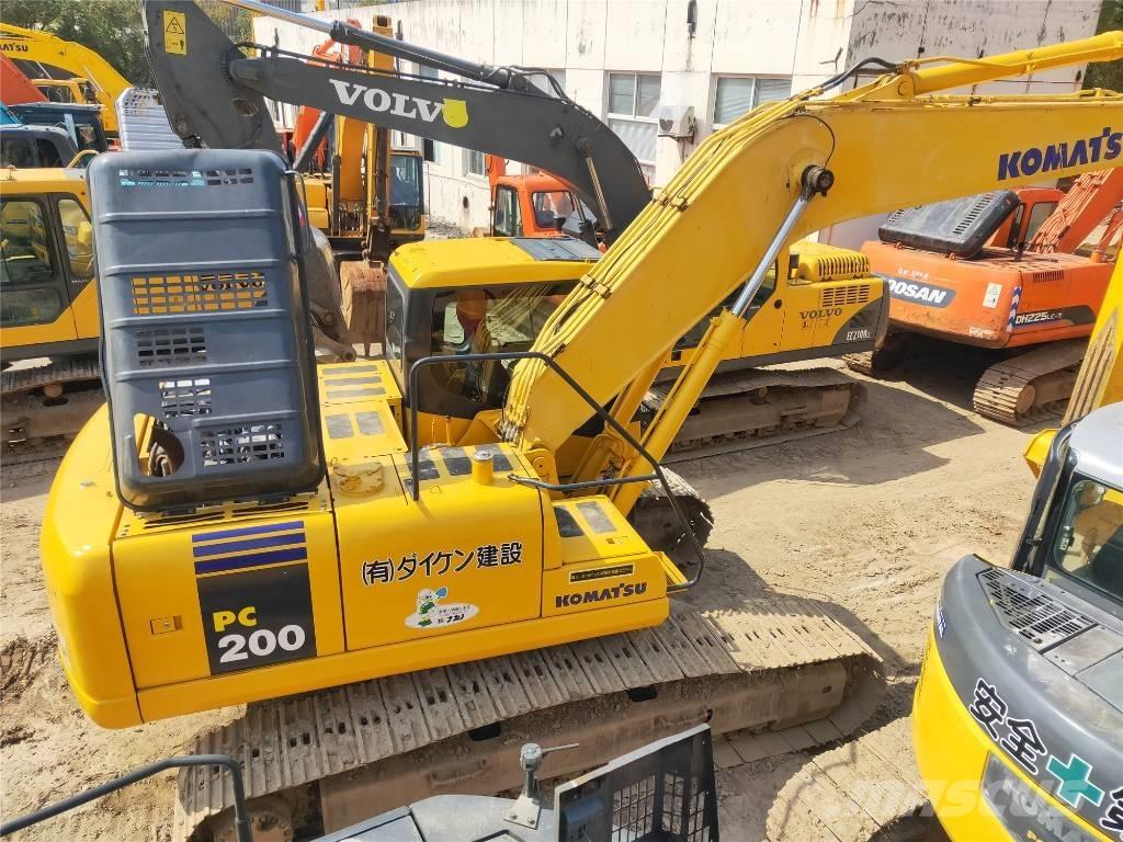 Komatsu PC200-7 Гусеничні екскаватори