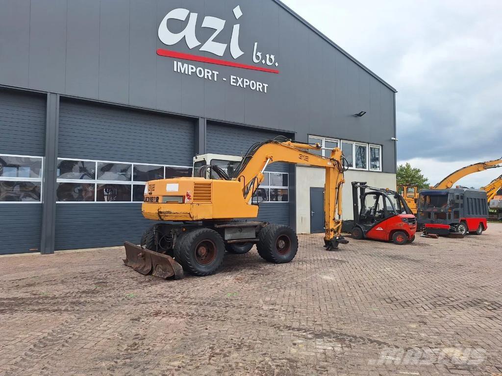 Liebherr A312 Колісні екскаватори