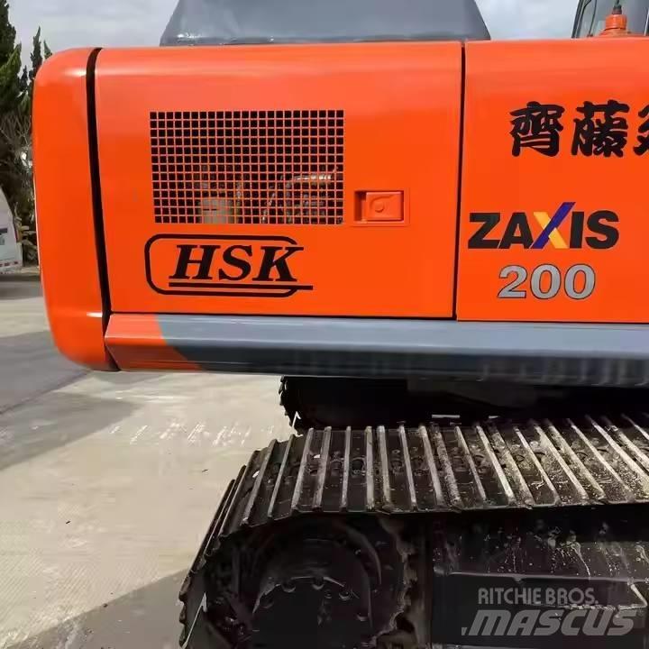 Hitachi ZX200 Гусеничні екскаватори