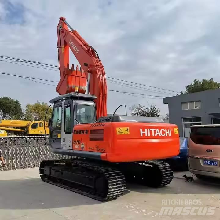 Hitachi ZX200 Гусеничні екскаватори
