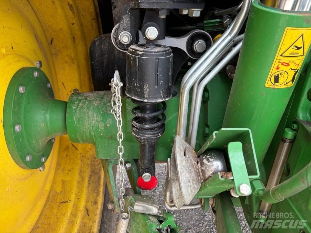 John Deere 6120M Трактори
