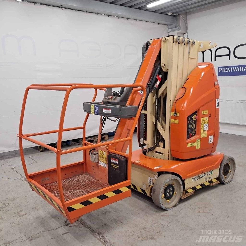 JLG Toucan 10 E Вертикальні щоглові підйомники