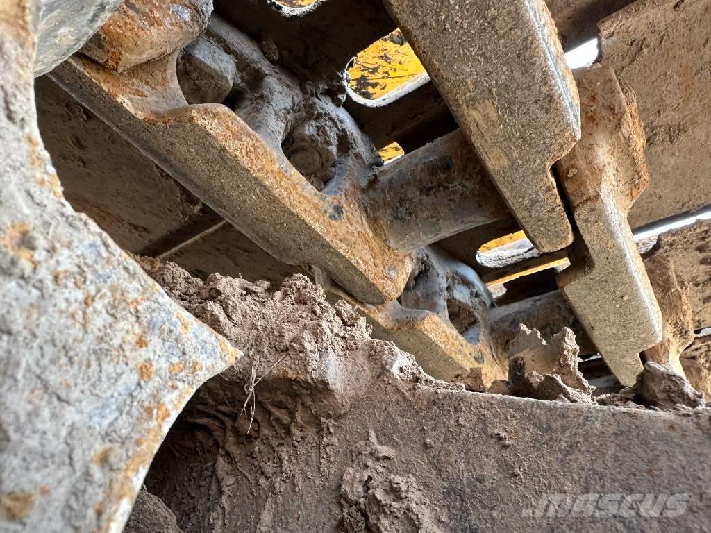 JCB JS 200 LC Гусеничні екскаватори