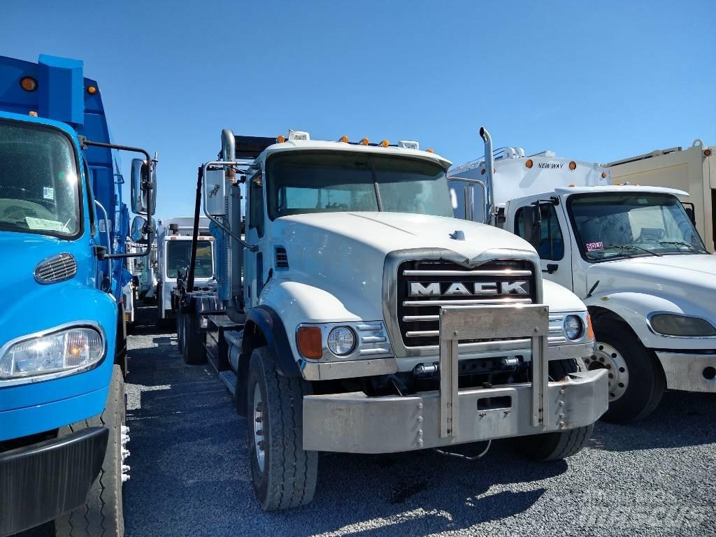 Mack GRANITE CV713 Сміттєвози
