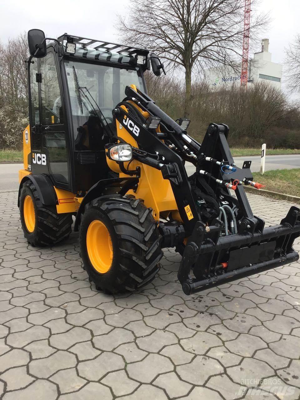 JCB 403 Agri Plus Малі навантажувачі