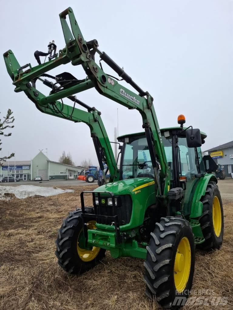 John Deere 5075 E Трактори