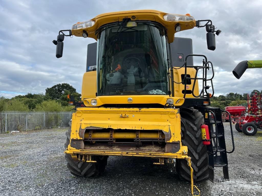 New Holland CX 8070 Зернозбиральні комбайни