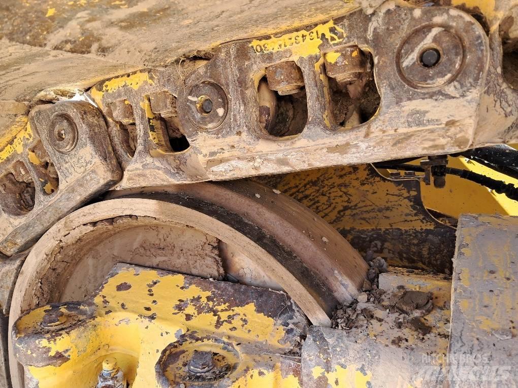 Komatsu D61PXI-24E0 Гусеничні бульдозери